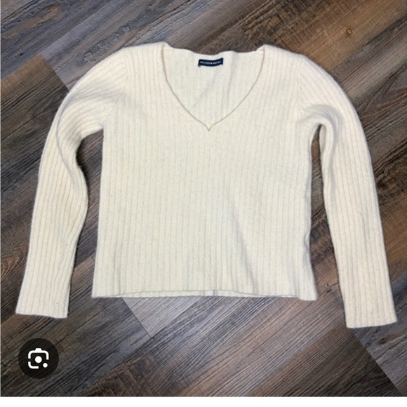 Brandy Melville Sweaters - Brandy Melville Cream V-Neck Sweater